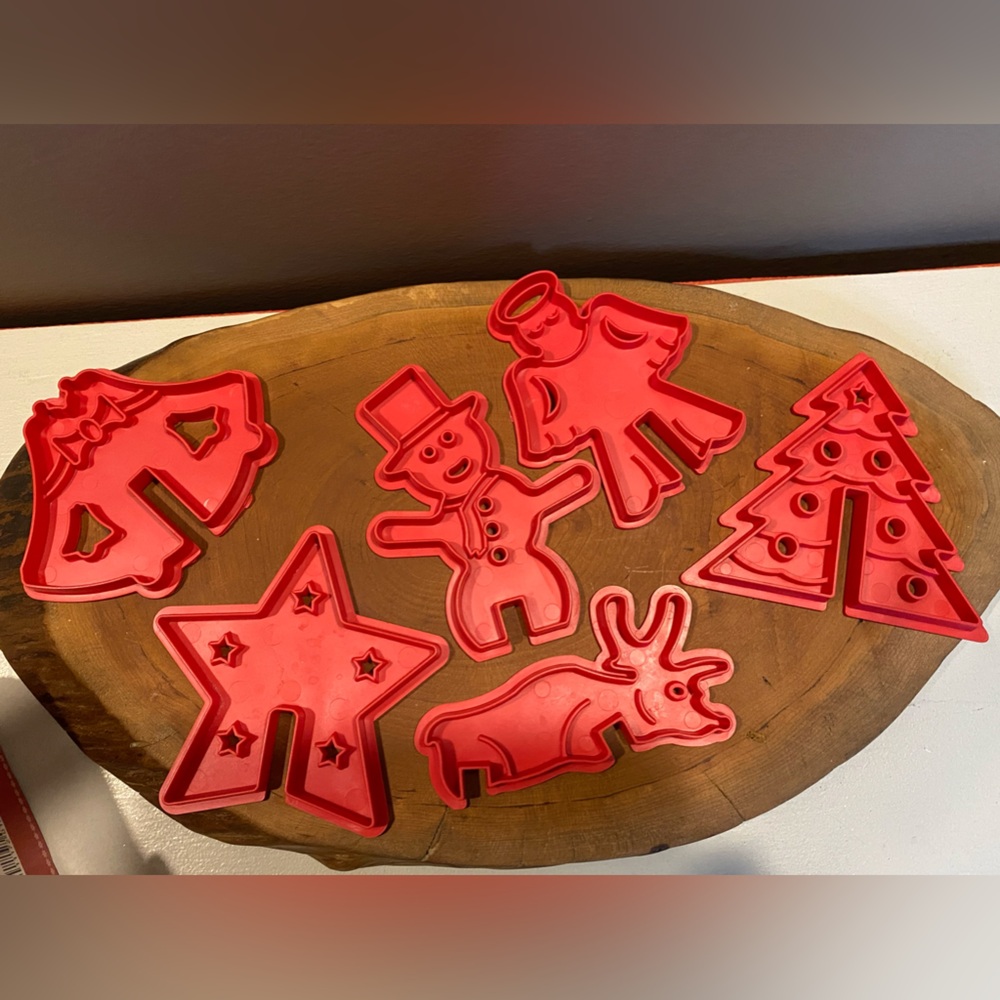 Nordic Wear Christmas Festive Cookie Cutters 3D Stand Up Holiday Baking